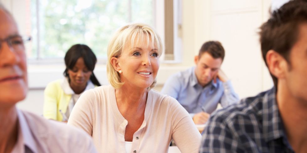 ältere Schüler in einer Klasse