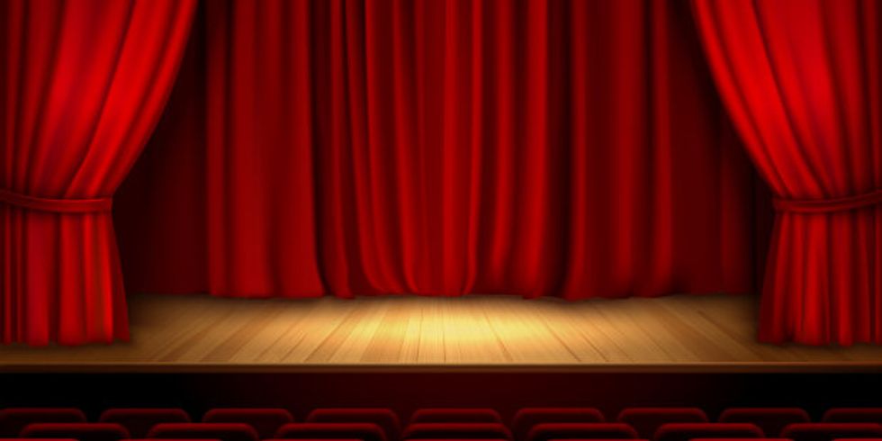 Theater, Bühne mit rotem Vorhang
