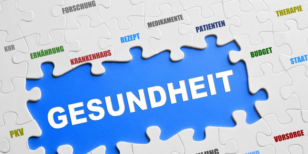 Puzzleteile mit Begriffen rund um das Thema Gesundheit