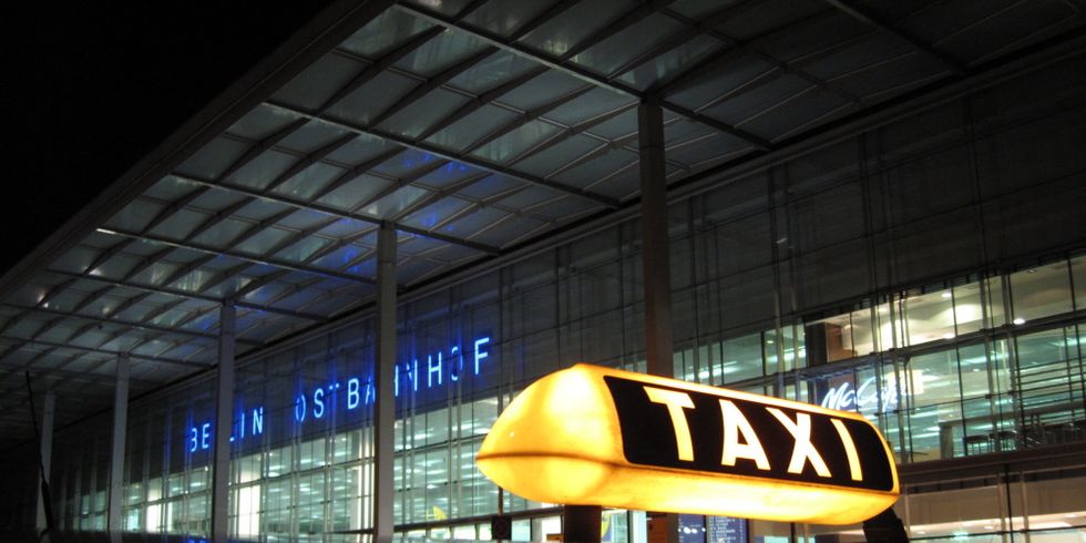 Taxi vor dem Ostbahnhof