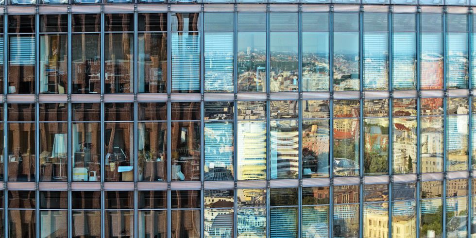 Reflektierendes Bürogebäude Berlin