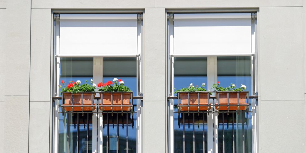 Balkon mit Blumenkasten