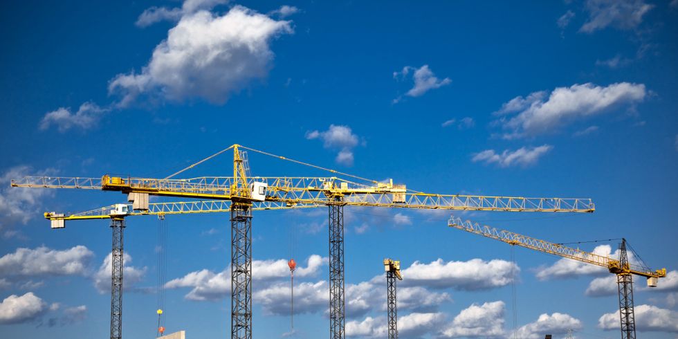 Baustelle mit Kränen