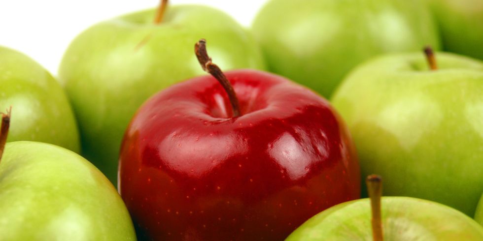 grüne Apfel und ein roter Apfel