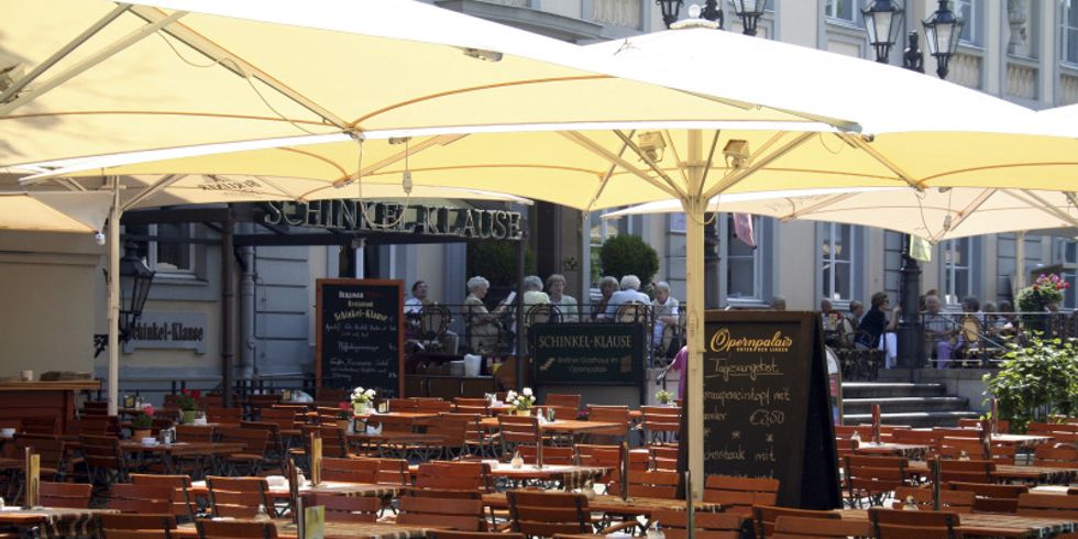 Straßencafé