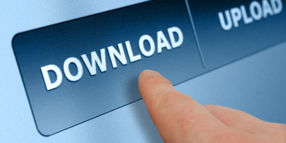 Ein Finger, der auf "Download" zeigt. Rechts daneben steht noch "Upload" zur Verfügung.