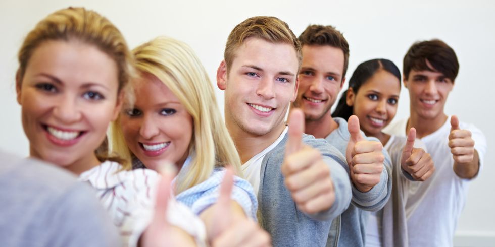 Gruppe junger motivierter Menschen