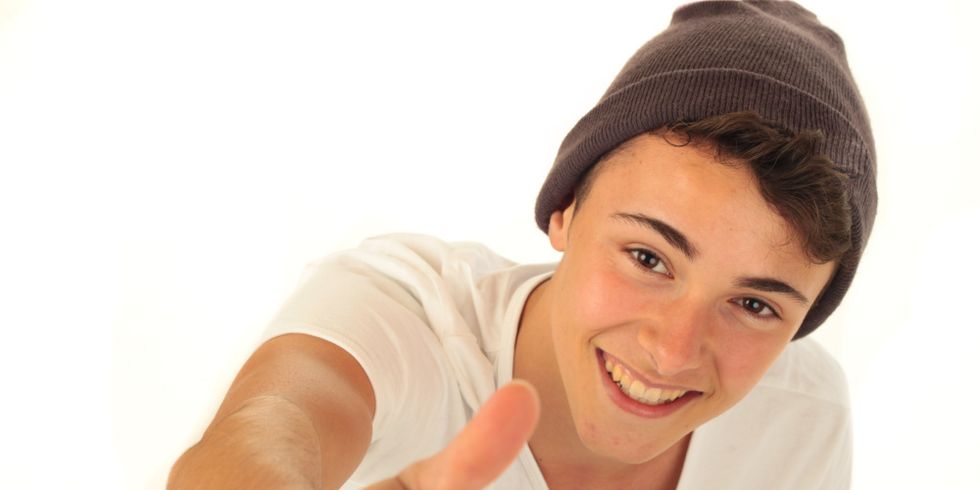 Teenager Daumen hoch