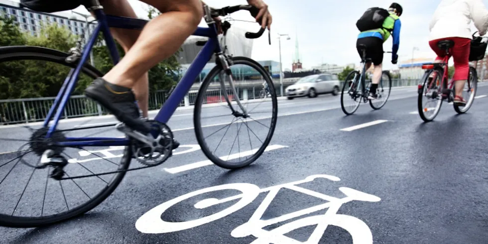 Radfahrer auf Fahrradweg