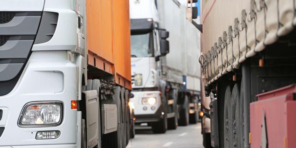 mehrere LKW