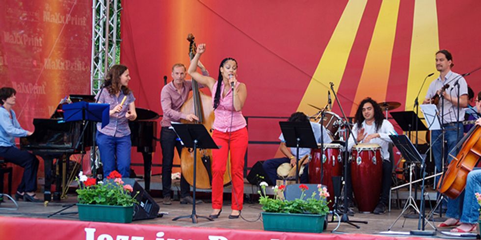 Los Tamalitos auf der Bühne