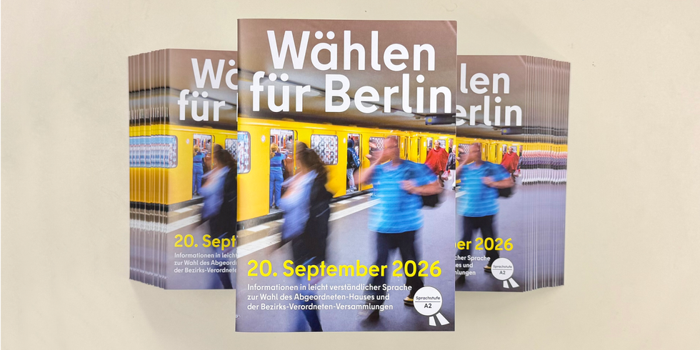Cover der Broschüre "Wählen für Berlin - 20. September 2026" mitSzene aus einer Berliner U-Bahn-Station