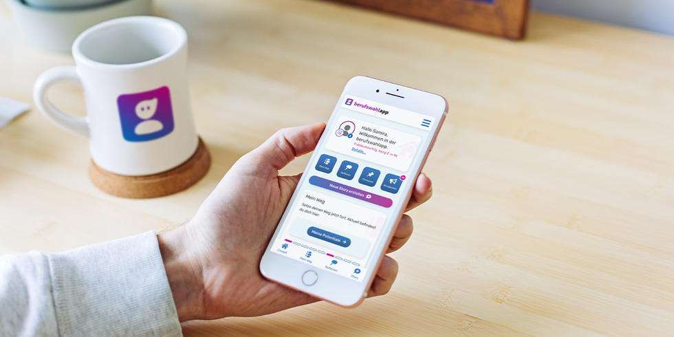 berufswahlapp - Smartphone in Hand