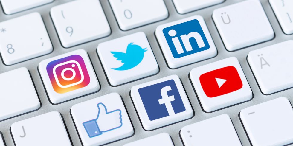 Tatatur mit Social Media Tasten