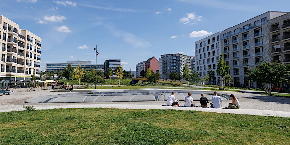 Otto-Weidt-Platz: Wasserstein