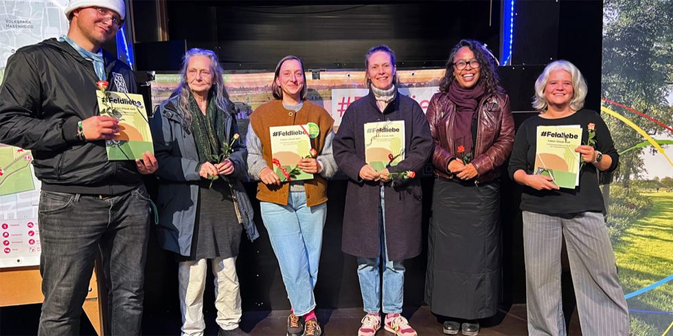 Feldkoordination für das Tempelhofer Feld (v.l.n.r.: Patrick Hoffacker, Beate Storni, Anita Möller, Josefine Fokdal, Pat Appleton, Anne-Kathrin Liedtke. Auf dem Foto fehlen: Hanna Lu Verse, Norbert Rheinländer und Kilian Krug sowie Inga Mücke).