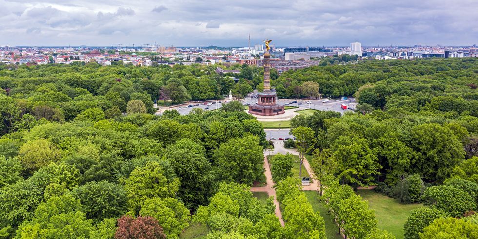 Die Siegessäule am Großen Stern in Berlin-Tiergarten