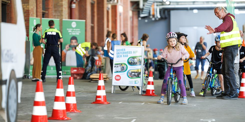 „Sichtbar mobil zur Schule” – Verkehrssicherheits-Aktionstag am 26.08.2026 zum Schulanfang in der STATION Berlin