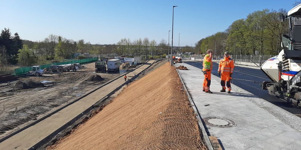 - Erosionsschutzmatten, Fahrbahnasphalt, Wirtschaftsweg