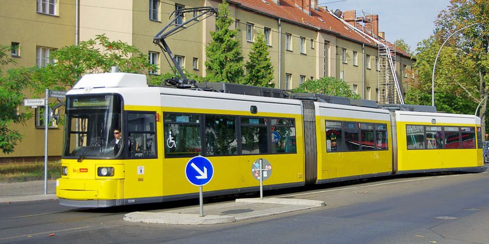 Straßenbahn in der Rennbahnstraße