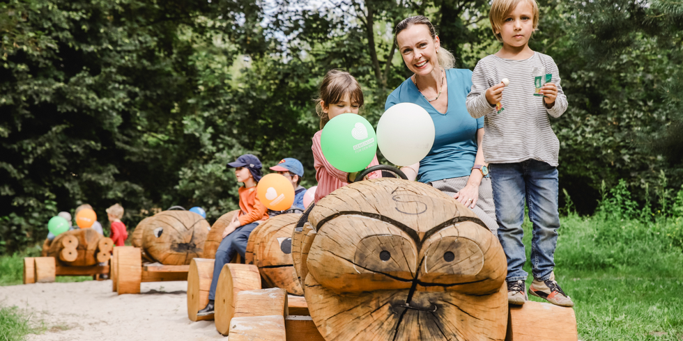 Umweltsenatorin Schreiner eröffnet Waldspielplatz Blankenfelde