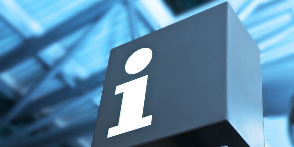 Schild auf dem i steht für Information