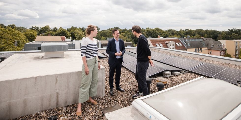 Alle unter einem Dach: Solarstrom teilen im Mehrfamilienhaus mit virtueller Bilanzierung