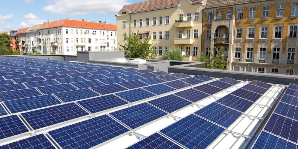 Rewe Dach mit Solarpanelen