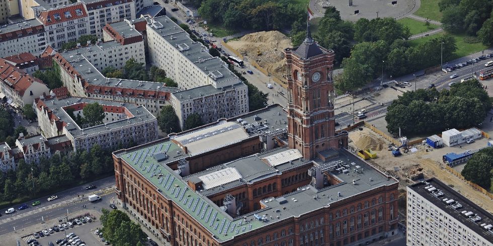 Rotes Rathaus Solaranlage, Foto aus der Luft