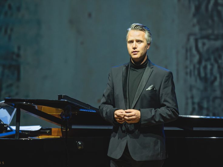 Simon Wallfisch
