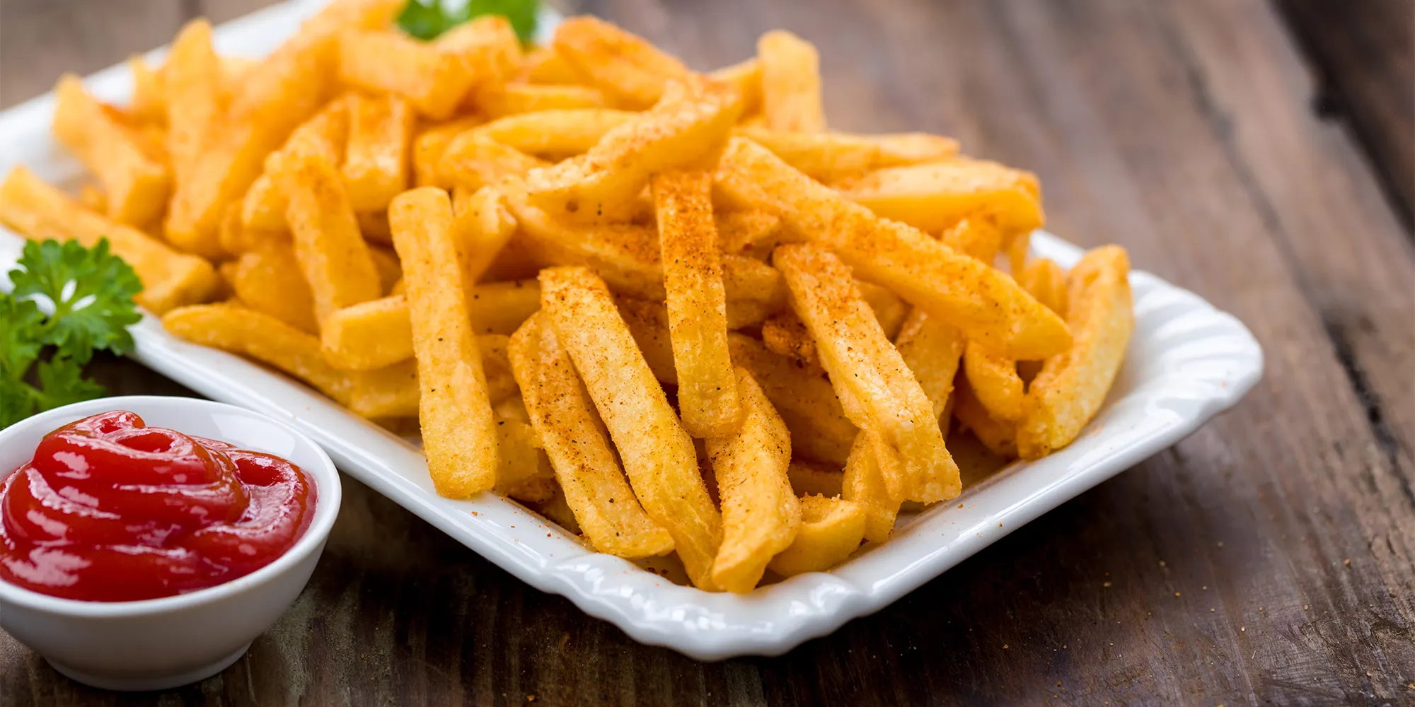 Pommes Frites in einer Schale