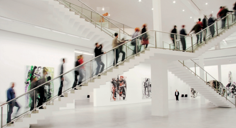 Die Treppenhalle in der Berlinischen Galerie (Bild: Nina Straßgütl)