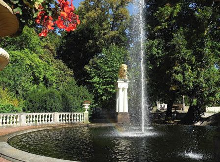 Schlossanlage und Park fügen sich harmonisch zusammen