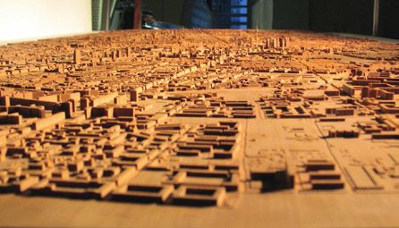 Eine andere Perspektive: im „Tiefflug“ über das Stadtmodell
