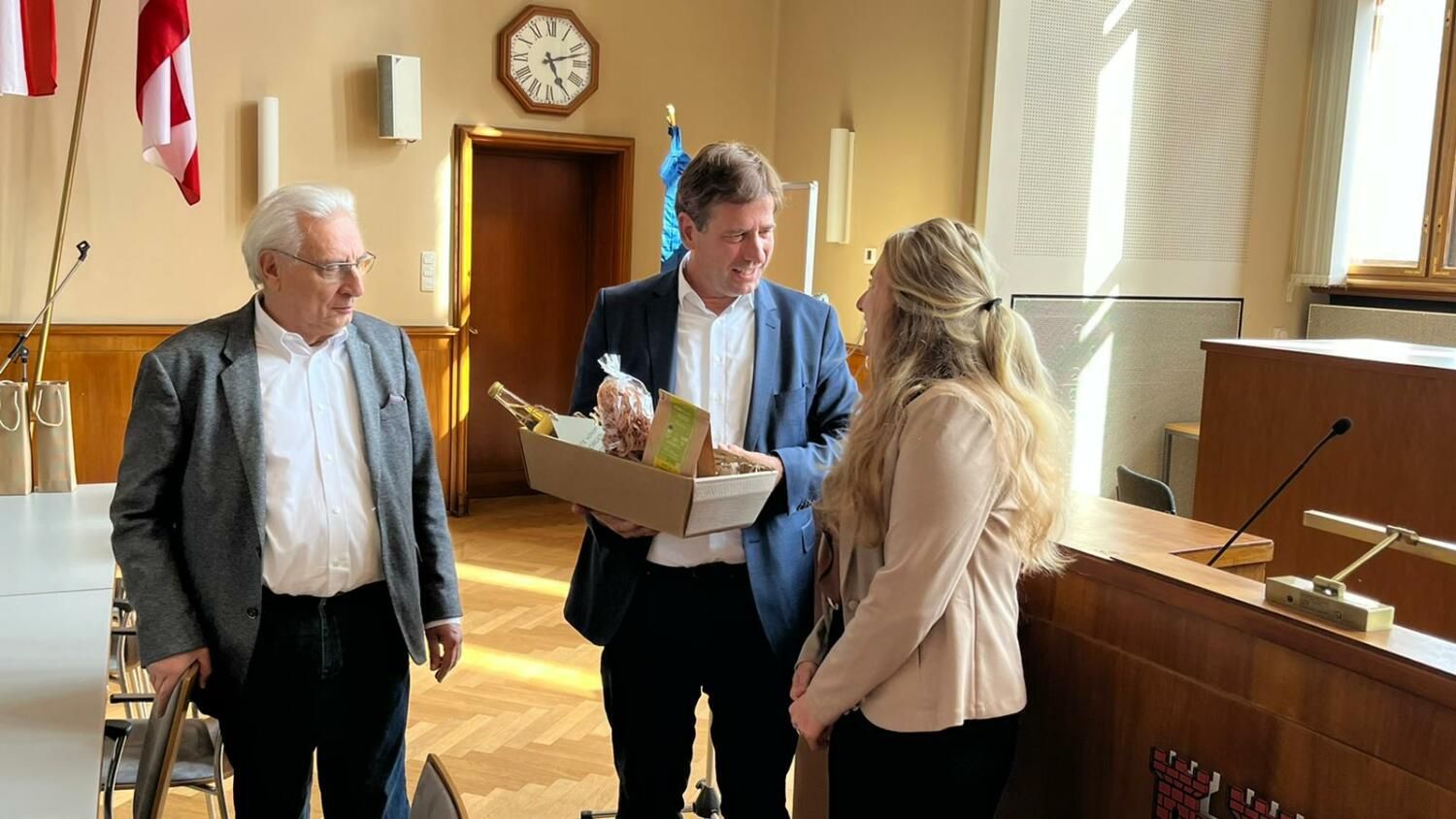 v.l. BVV-Vorsteher Wolfgang Tillinger, Landrat Dr. Hermann Ulm und Bezirksbürgermeisterin Kirstin Bauch