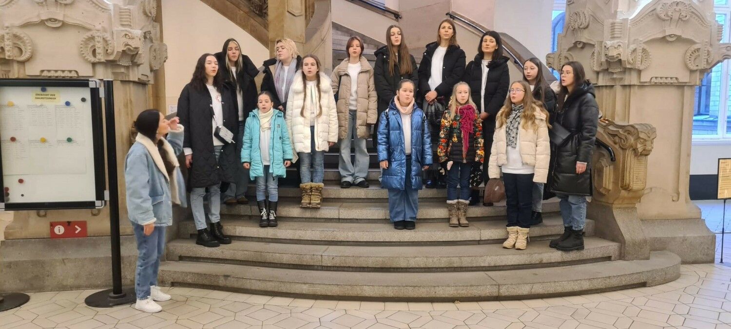 Ukrainischer Chor DYVO im Rathaus Charlottenburg singt