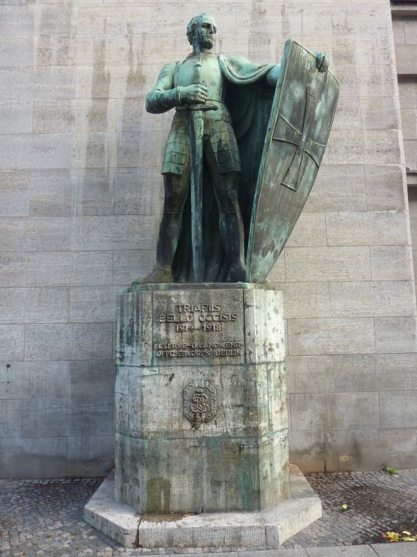 Gefallenendenkmal an der Jebensstraße, 25.10.2011