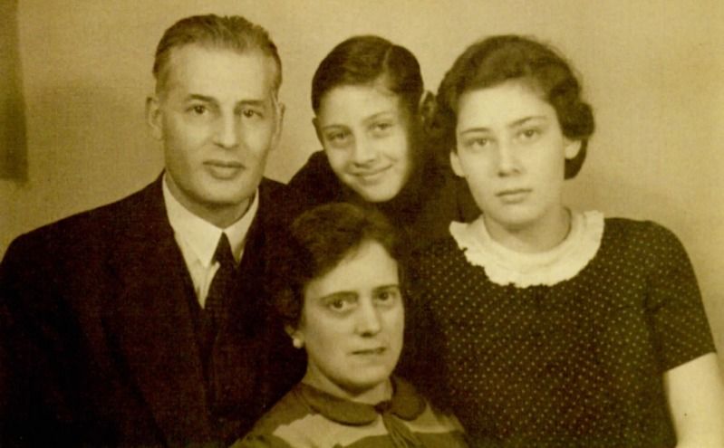 Familie Liebenau am 2.5.1939, dem Tag vor der Abreise von Helga und Karlheinz nach England. (Bild: Stolpersteine-Initiative CW, Privatarchiv Charles Leigh)