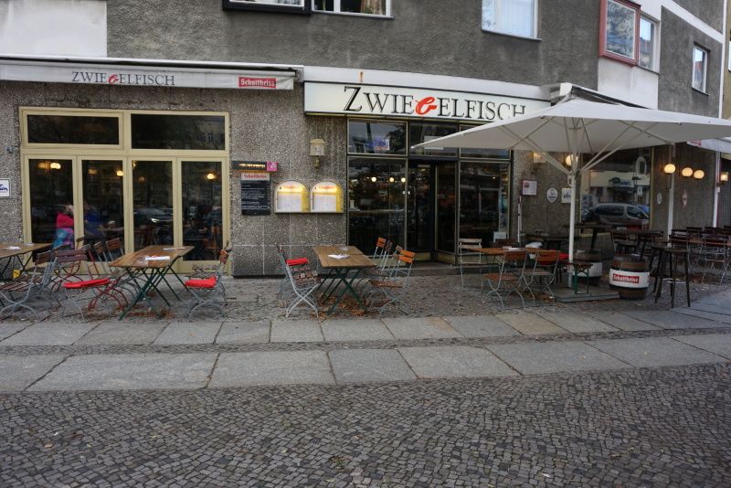 Savignyplatz / Kneipe Zwiebelfisch