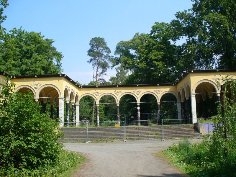 Kolonade im Ruhwaldpark (Bild: Bezirksamt)