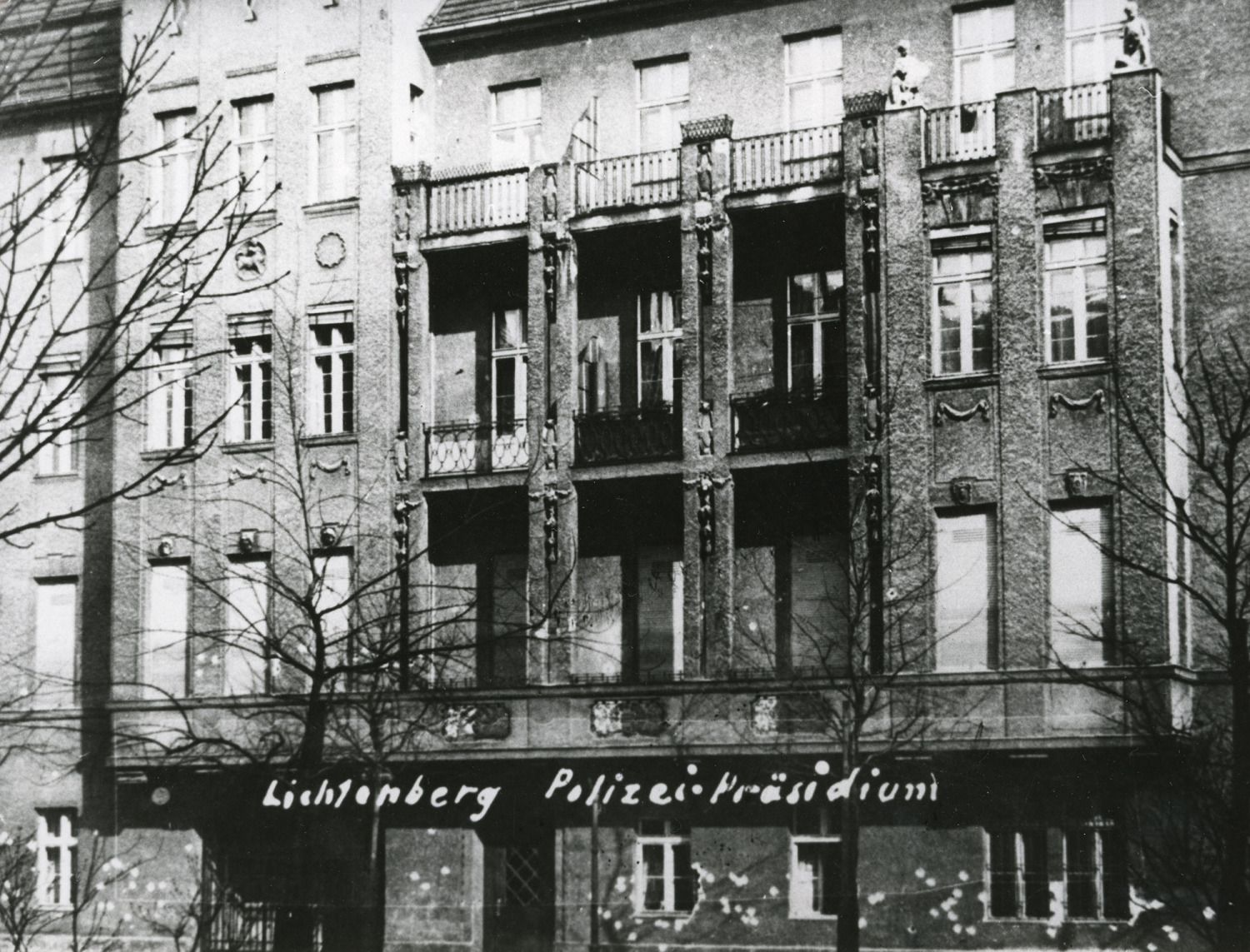 Polizeipräsidium Alfredstraße mit Einschusslöchern aus den Revolutionskämpfen 1919