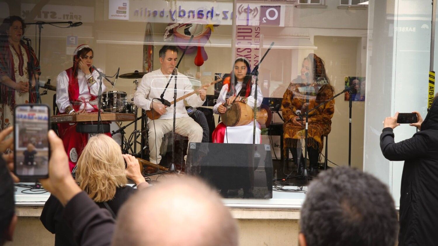 Schaufensterkonzert Iranisches Ensemble