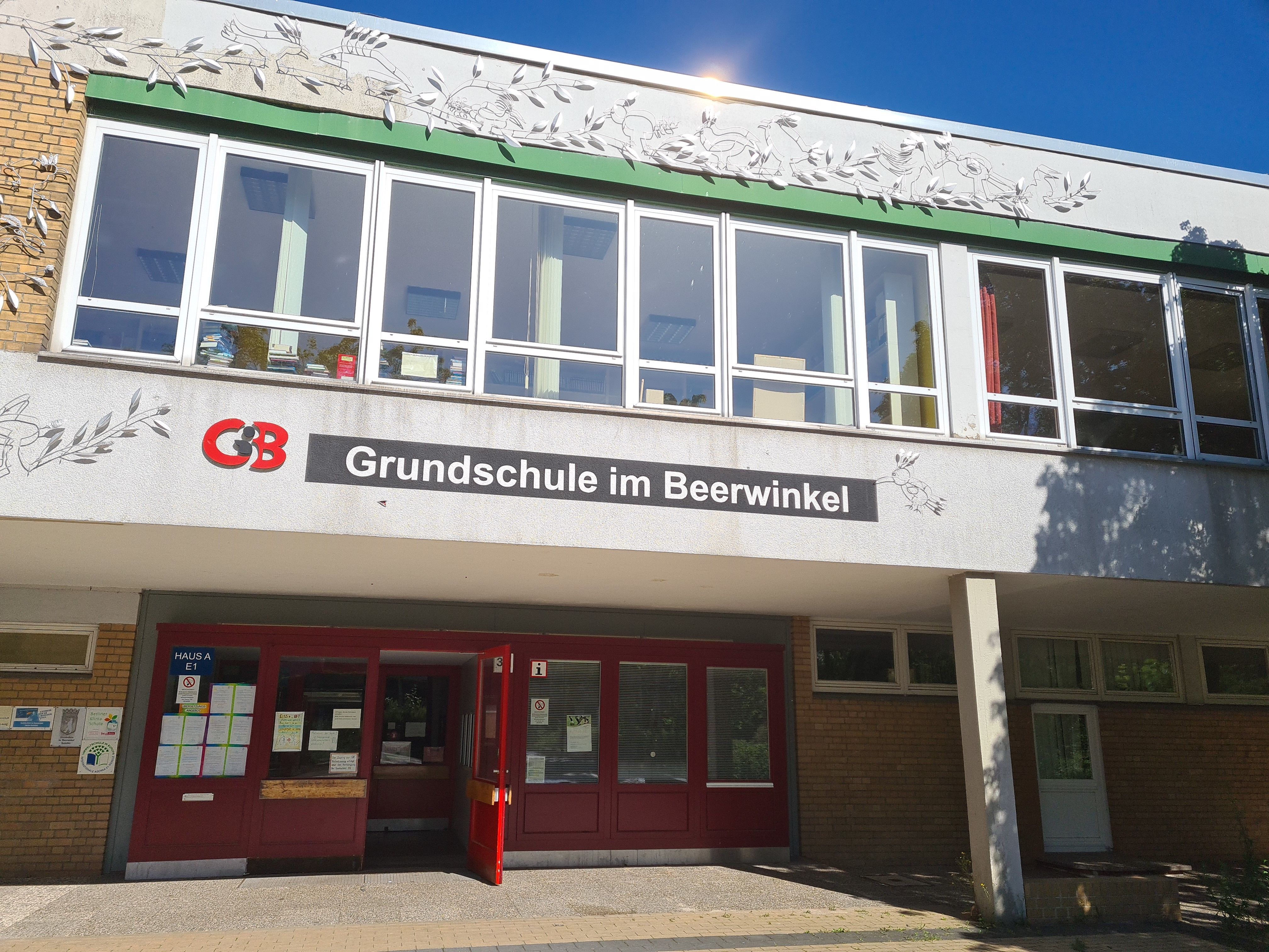 Eingangsbereich Grundschule im Beerwinkel Spandau