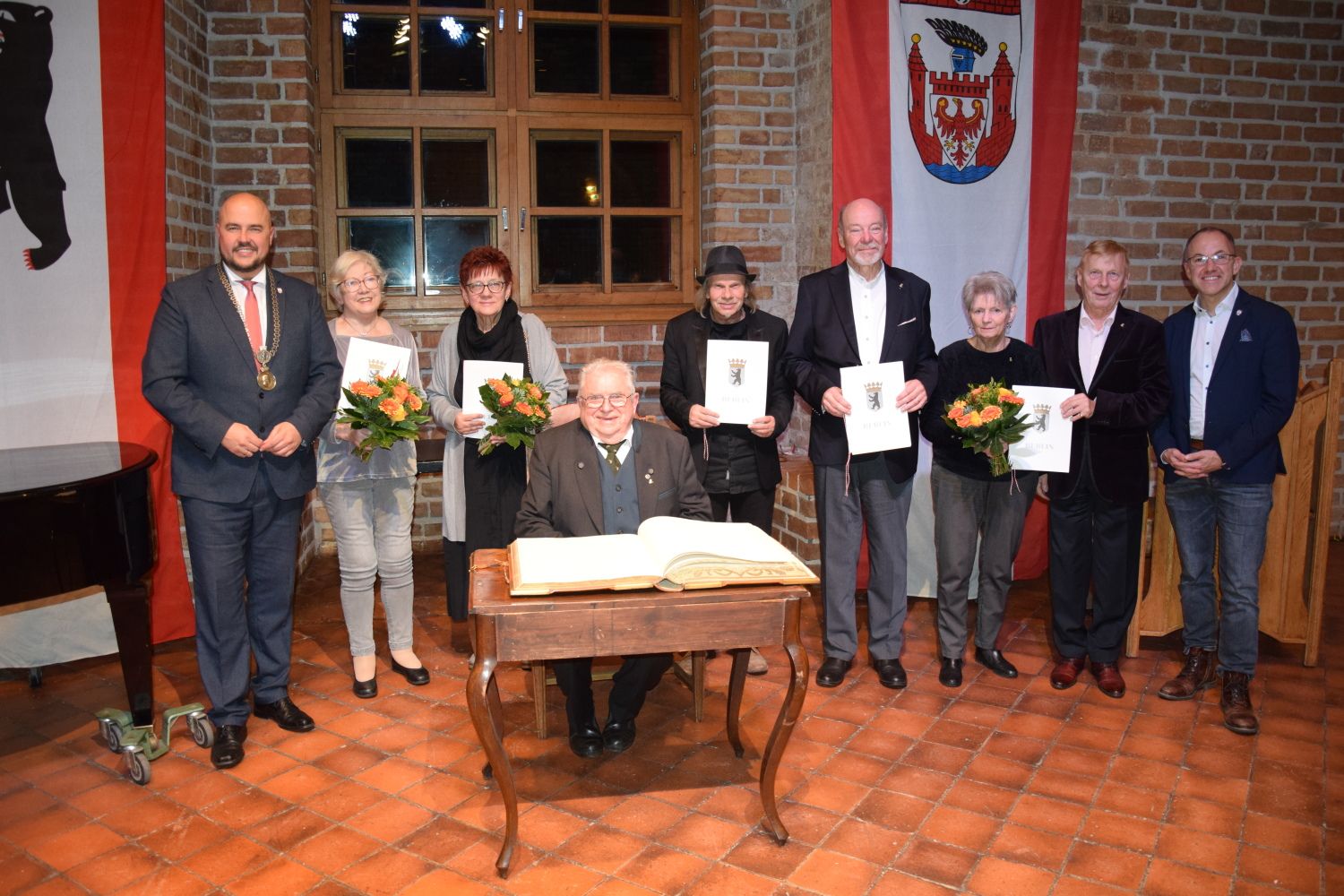Spandauer Ehrennadel 2023_Gruppenfoto