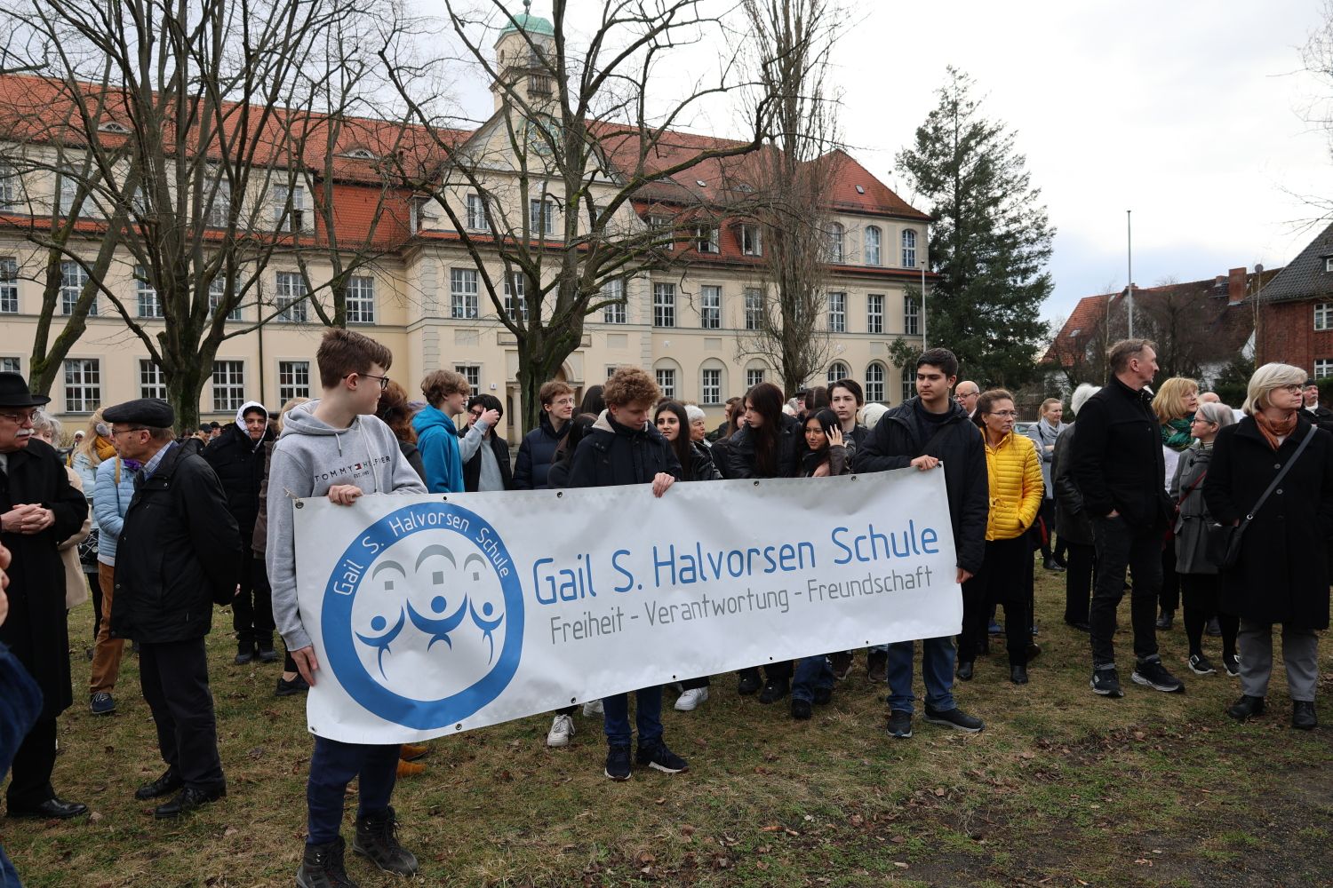 16.02.2024: Abordnung der Schülerschaft der Gail-S.-Halvorsen-Schule
