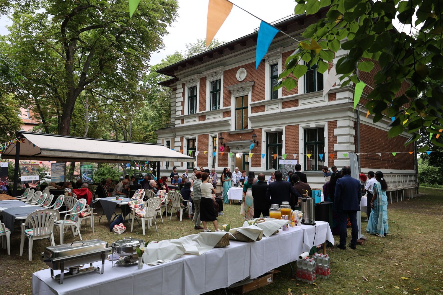 7. Juli 2026: Srilankische Botschaft und Gäste des Kommunikationszentrums am Ostpreußendamm feiern zusammen ein Sommerfest