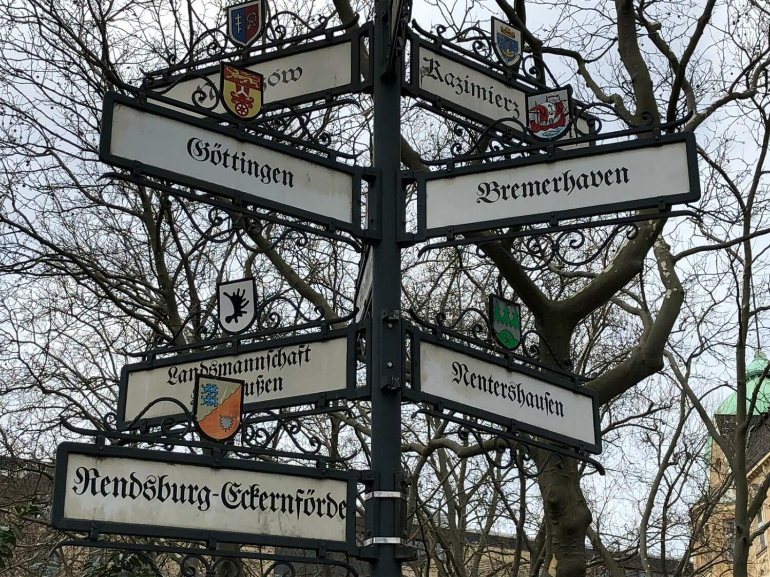 Partnerschaftsbaum am Hermann-Ehlers Platz