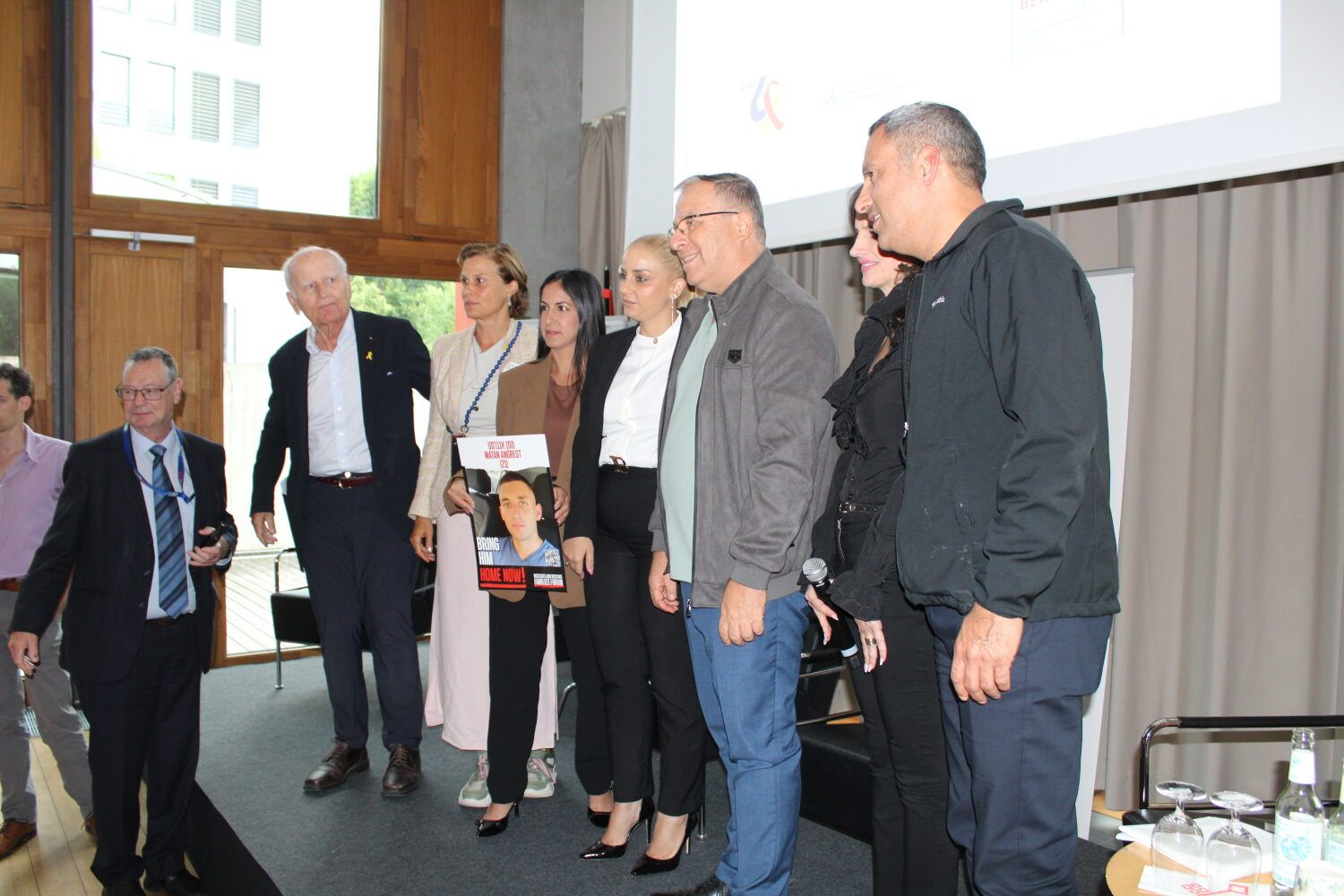9. Juli 2025: Podiumsteilnehmer posieren für ein Gruppenfoto