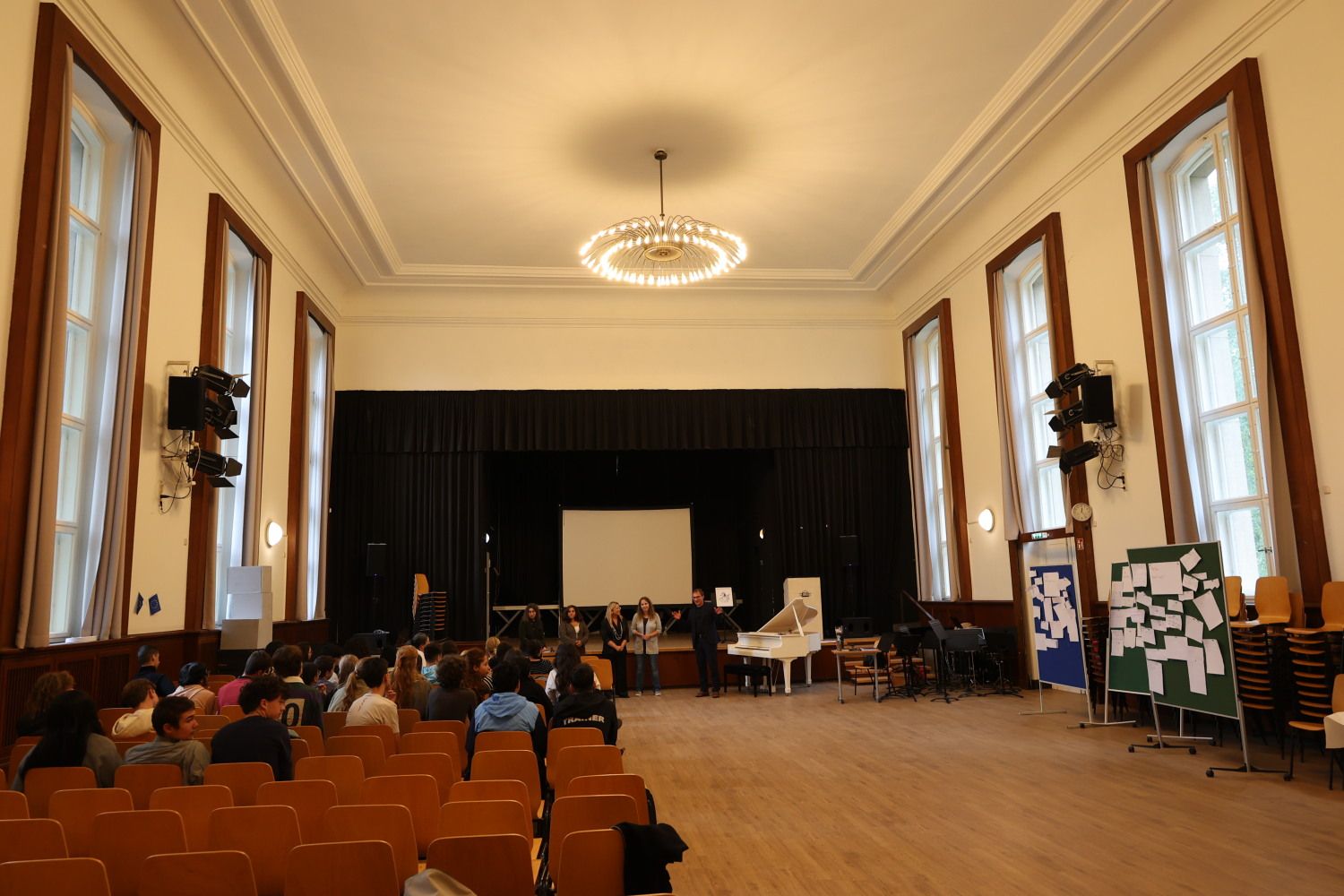 7. September 2026: Abschlussveranstaltung des deutsch-israelischen Schüleraustauschs in der Aula des Dreilinden-Gymnasiums
