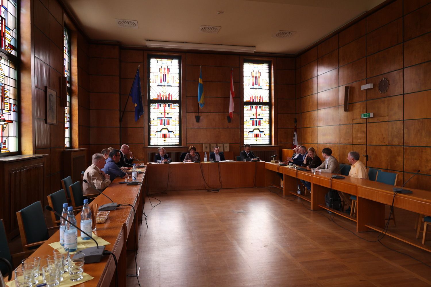 22. Mai 2026: Historische Kulisse für die offizielle Begrüßung der schwedischen Delegation: Alter BVV-Saal des Rathauses Zehlendorf